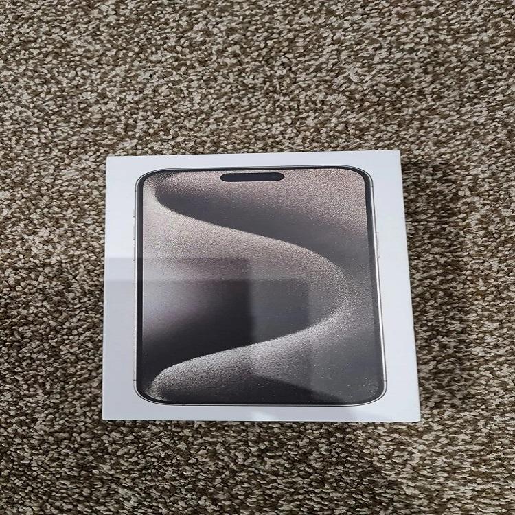 Brand New iPhone 15 Pro Max 256GB - Natural - Sealed (Unlocked)