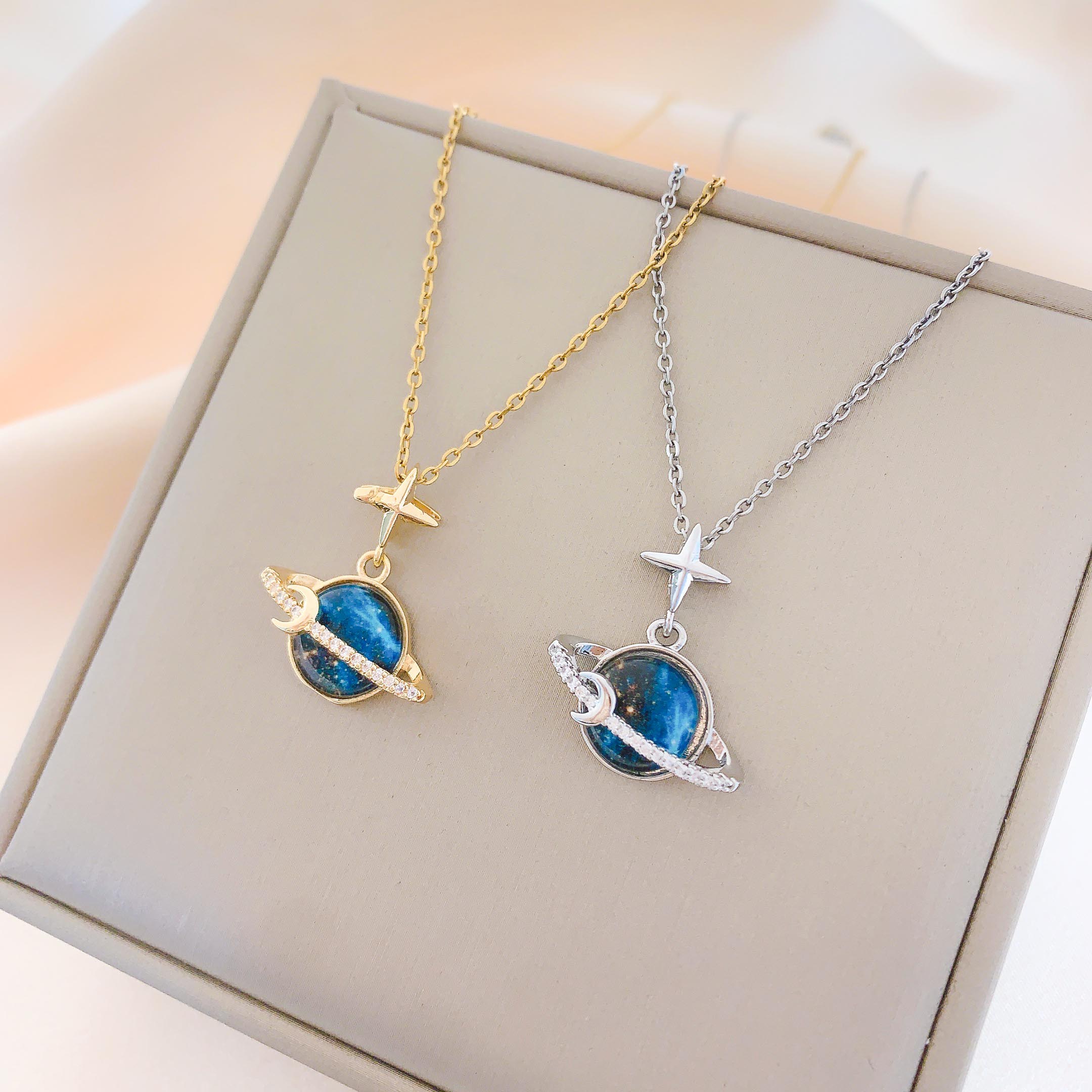 Women&#39;s Fashion Jewelry Cubic Zirconia Planet Gold Plated Copper Pendant Necklace Suitable For Women&#39;s Daily Wear 