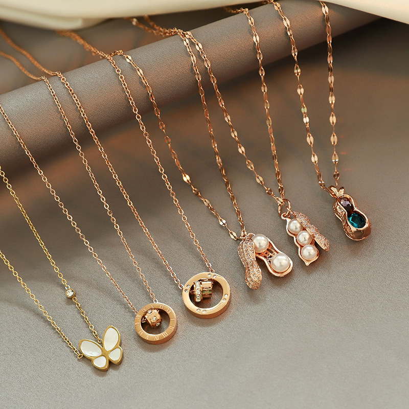 Customize Fashion Jewelry Custom Name Clover Butterfly Heart Gold Plated Stainless Steel Pendants Chains Necklace For Women Men 